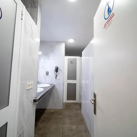 Be Happy - En El Centro De بيت شباب *