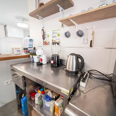 Be Happy - En El Centro De بيت شباب نيرخا