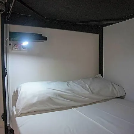 Hostel Be Happy - En El Centro De Nerja