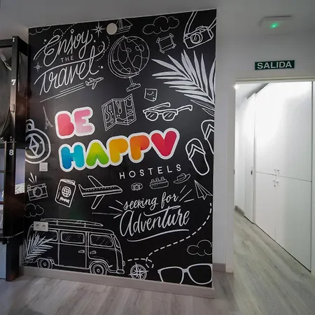 Be Happy - En El Centro De 호스텔 네르하